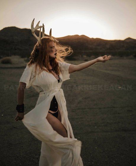 Carrie Keagen nude only fans leaks