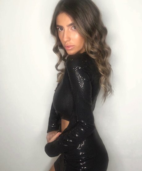 Meshi Malka onlyfans leaked.