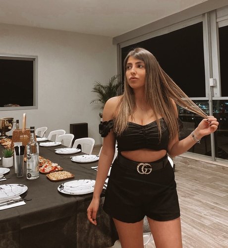 Meshi Malka naked only fans