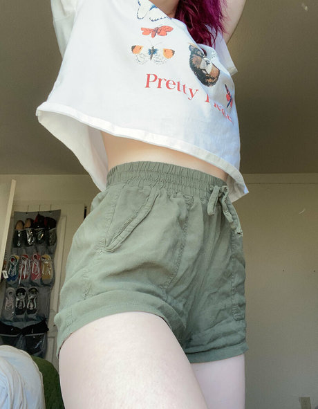 bbygirlsage onlyfans striptease