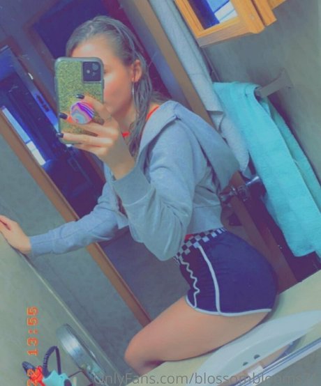 blossomblooms71 onlyfans fotos