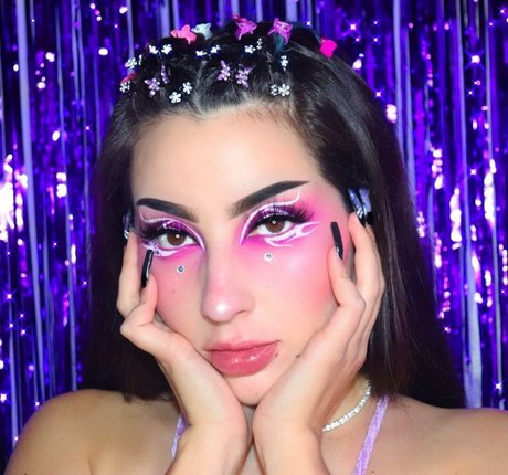 Vai Monroe onlyfans desnuda