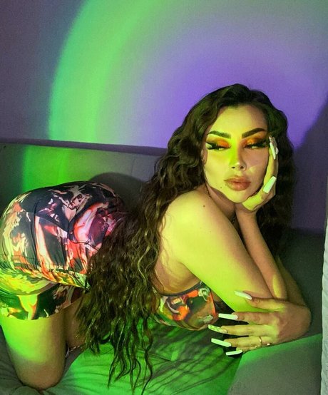 Vai Monroe desnuda onlyfans