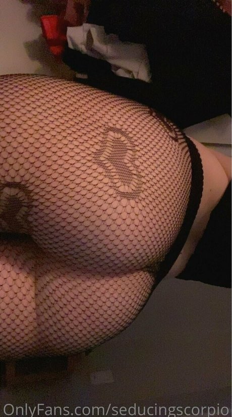 seducingscorpio onlyfans ass