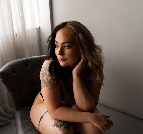 beesbooty naked onlyfans