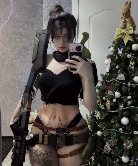 SuiSaiUwU onlyfans strip tease