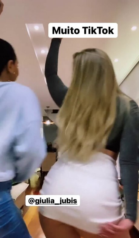 Giulia Porto onlyfans ass