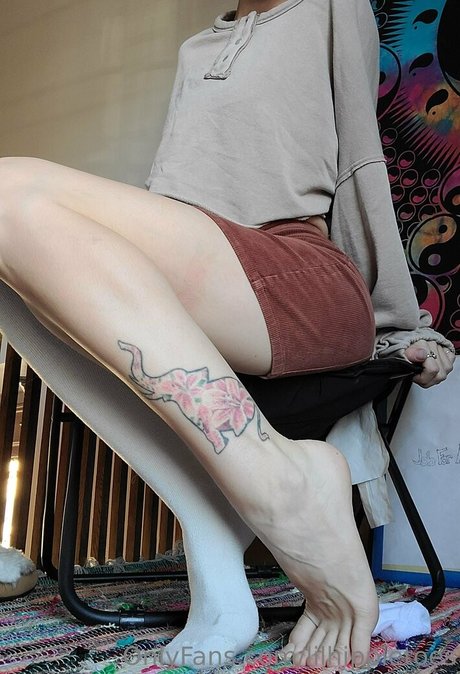 lilhippietoes leak only fans