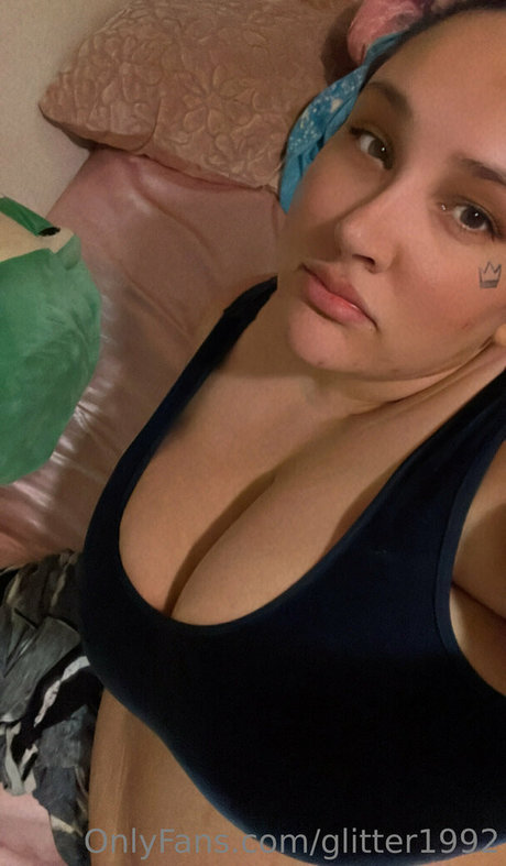 glitter1992 onlyfans leaked photos