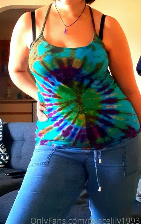 peacelily1993 porn onlyfans leaks