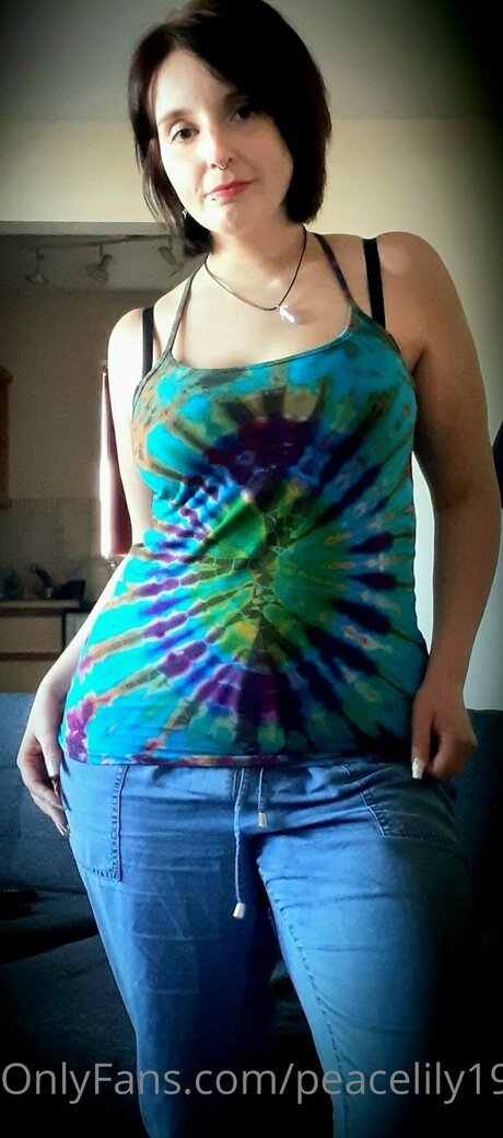 peacelily1993 on onlyfans
