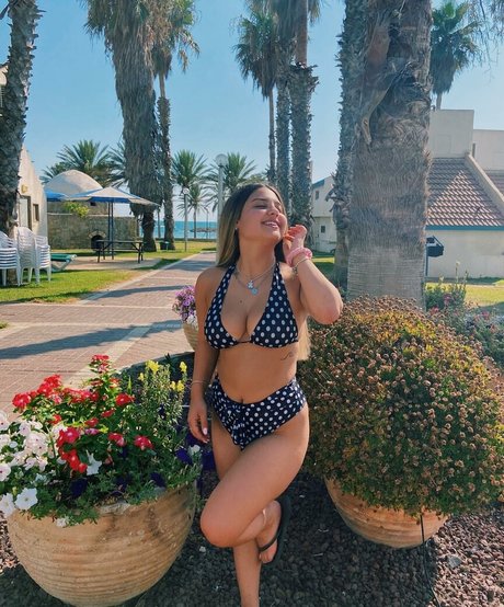 Gal Haitin onlyfans desnuda