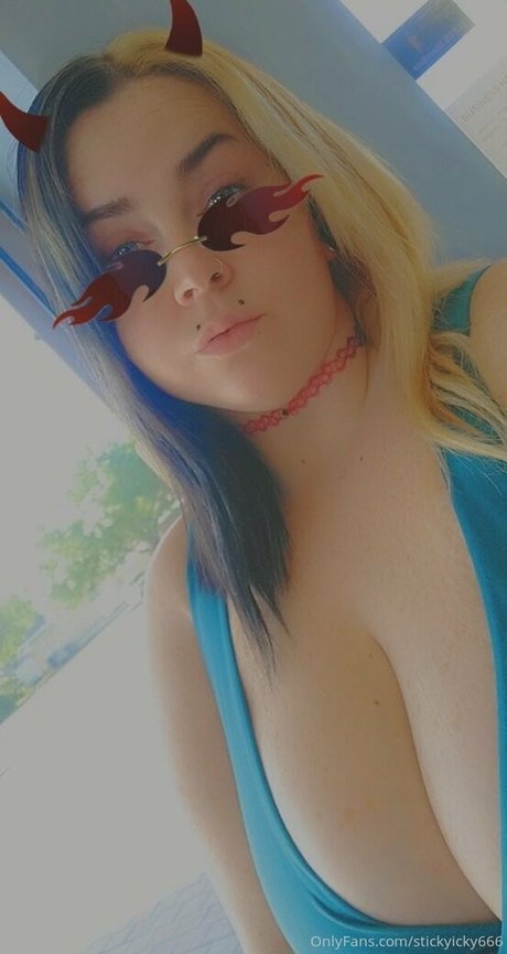 stickyicky666 onlyfans picture