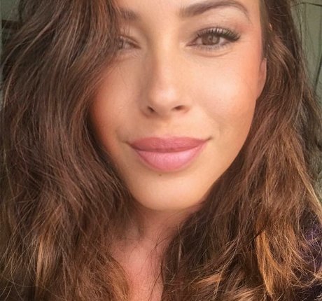 Serena Roberti onlyfans model photos