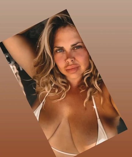 Susannah Elizabeth onlyfans sextape