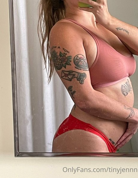 tinyjennn only fans xxx
