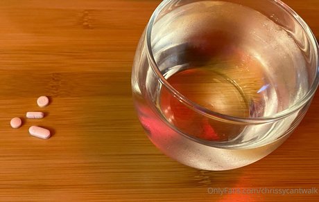 chrissycantwalk boobs onlyfans