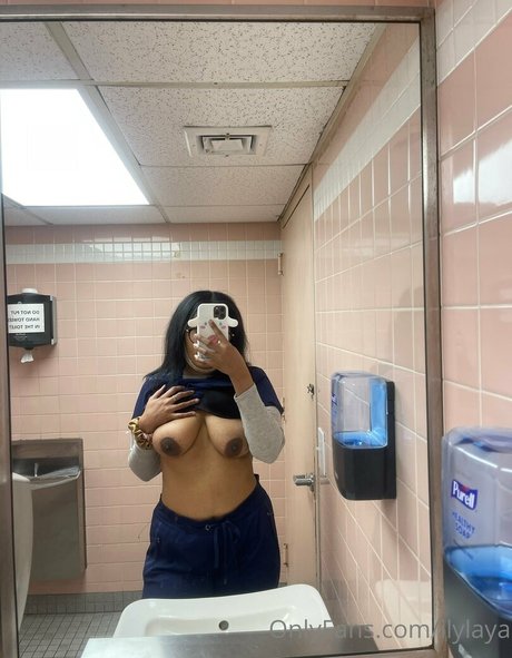 wholelottalaya nude only fans