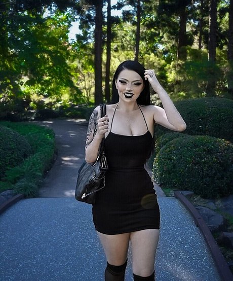 Horrific Temptress onlyfans leak free