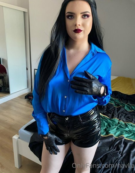 navlia onlyfans naked