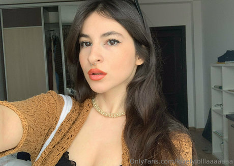lovelylolllaaaaaaa only fans.