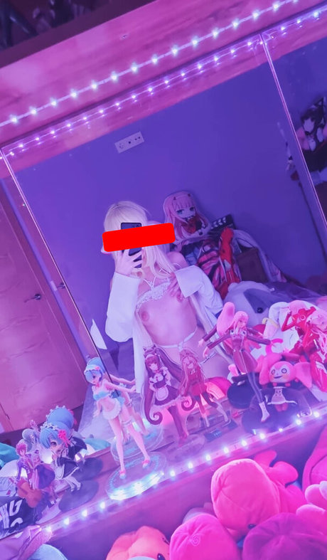 Hacchi Whitebear onlyfans content