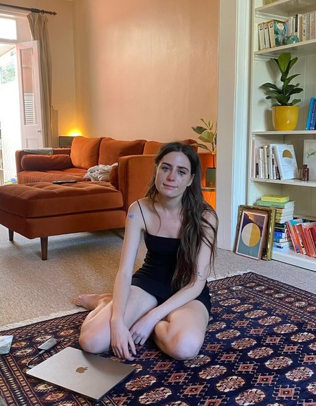 Dodie Clark onlyfans naked