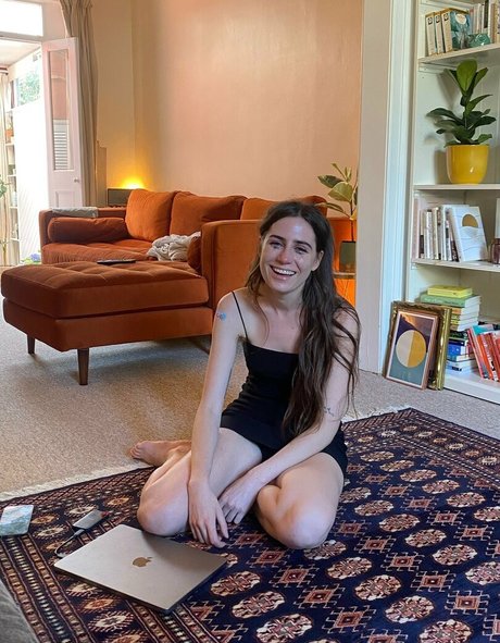 Dodie Clark leaked onlyfans nudes