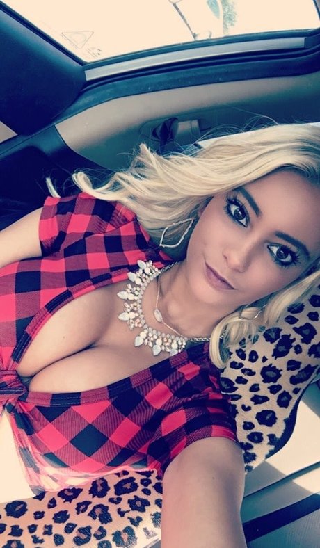 Avery T naked onlyfans pics