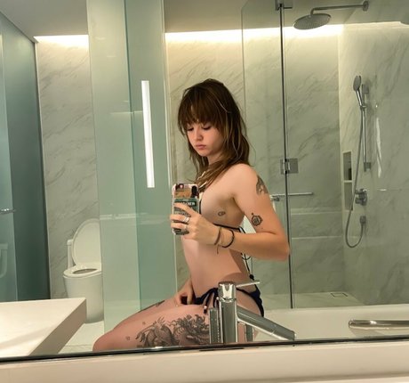 _femalien leaked nude onlyfans