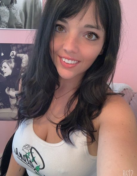 Vanessa Ray Profile pic