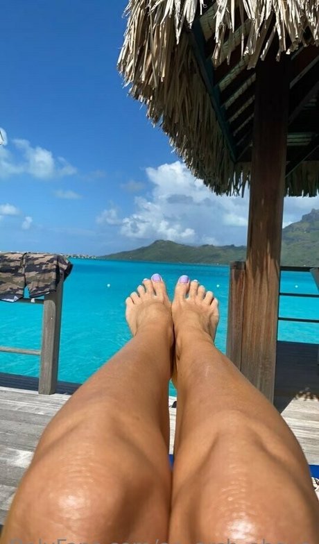 an arch above onlyfans free content