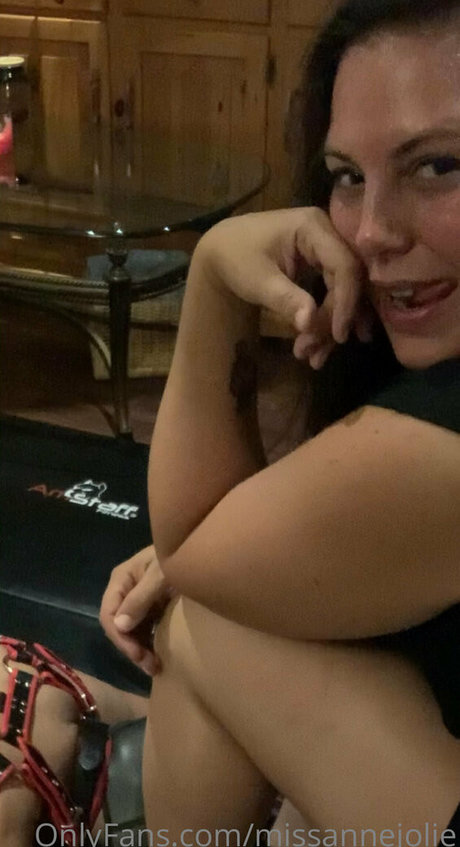 missannejolie onlyfans model