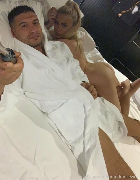 mrandmrsjewels onlyfans leaks