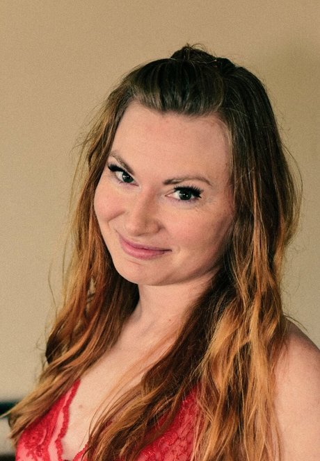 cathyreisenwitz nude on onlyfans