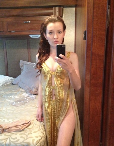 Emily Browning onlyfans pics leaked