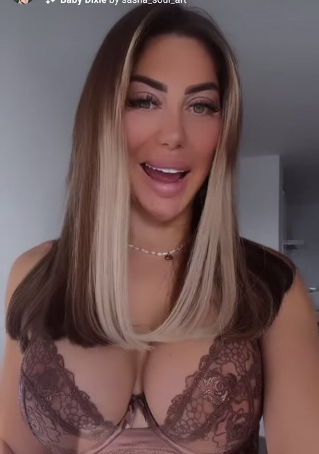 Chloe Ferry onlyfans pics nude