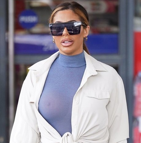 Chloe Ferry onlyfans model photo