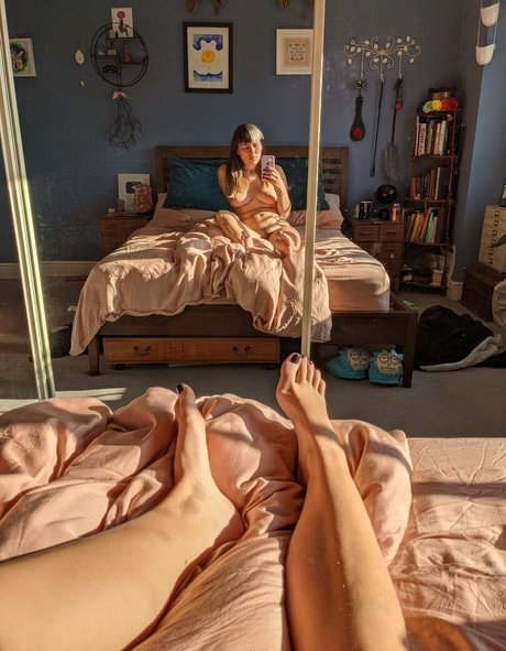 reedamberx onlyfans nude porn