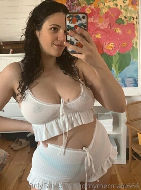 hornymermaid666 onlyfans model
