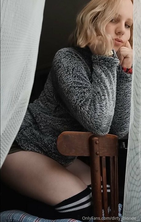 dirty blonde__ naked onlyfans leak