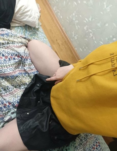 dirty blonde__ onlyfans model photo