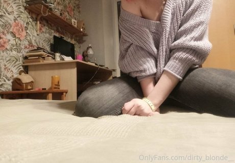 dirty blonde__ onlyfans nude leaked
