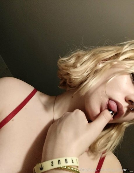 dirty blonde__ leaked onlyfans pictures