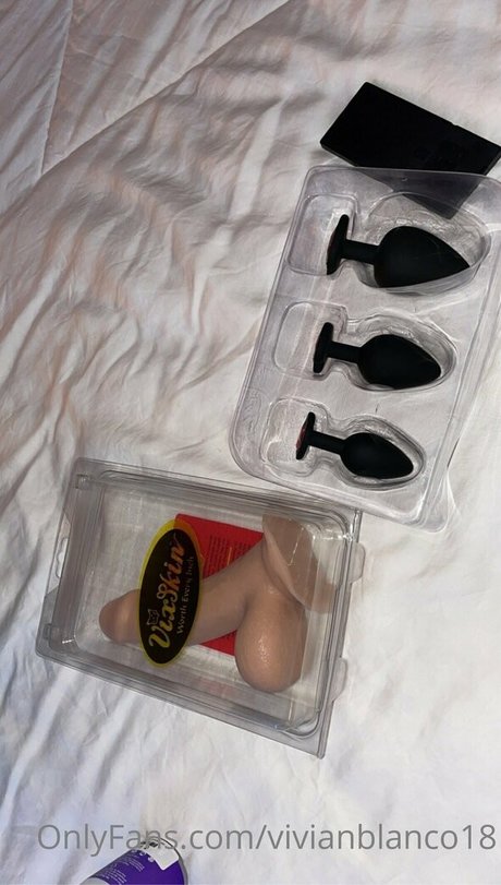 vivianblanco18 onlyfans ass