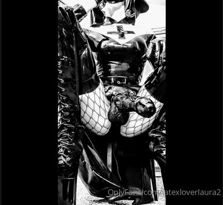 latexloverlaura2 onlyfans leaked pictures