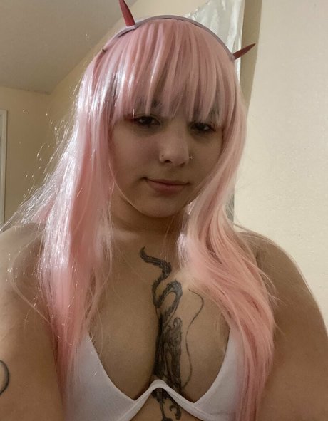 hellzzangel free onlyfans model photo