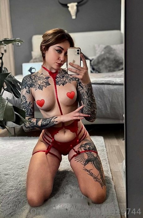 sarahmeeeow naked onlyfans pics