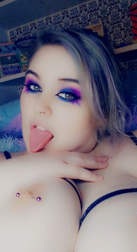 shylohnova nude onlyfans pics