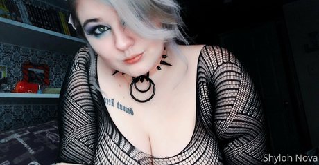 shylohnova onlyfans naked